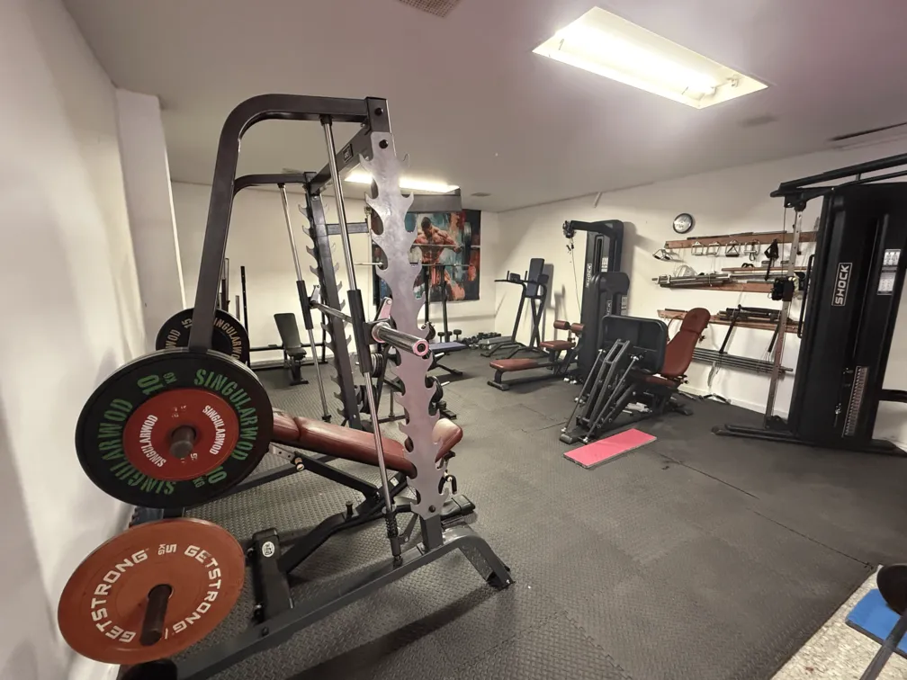 Imagen de la sala de musculación del gimnasio Ronin Artes Marciales